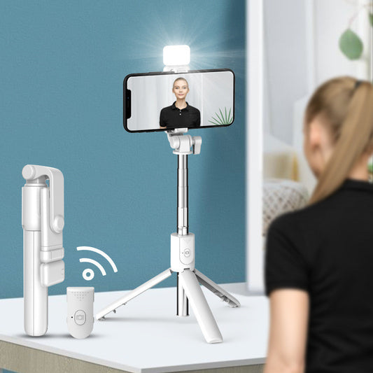 ✨ Işıklı Bluetooth Selfie Çubuğu ve Tripod